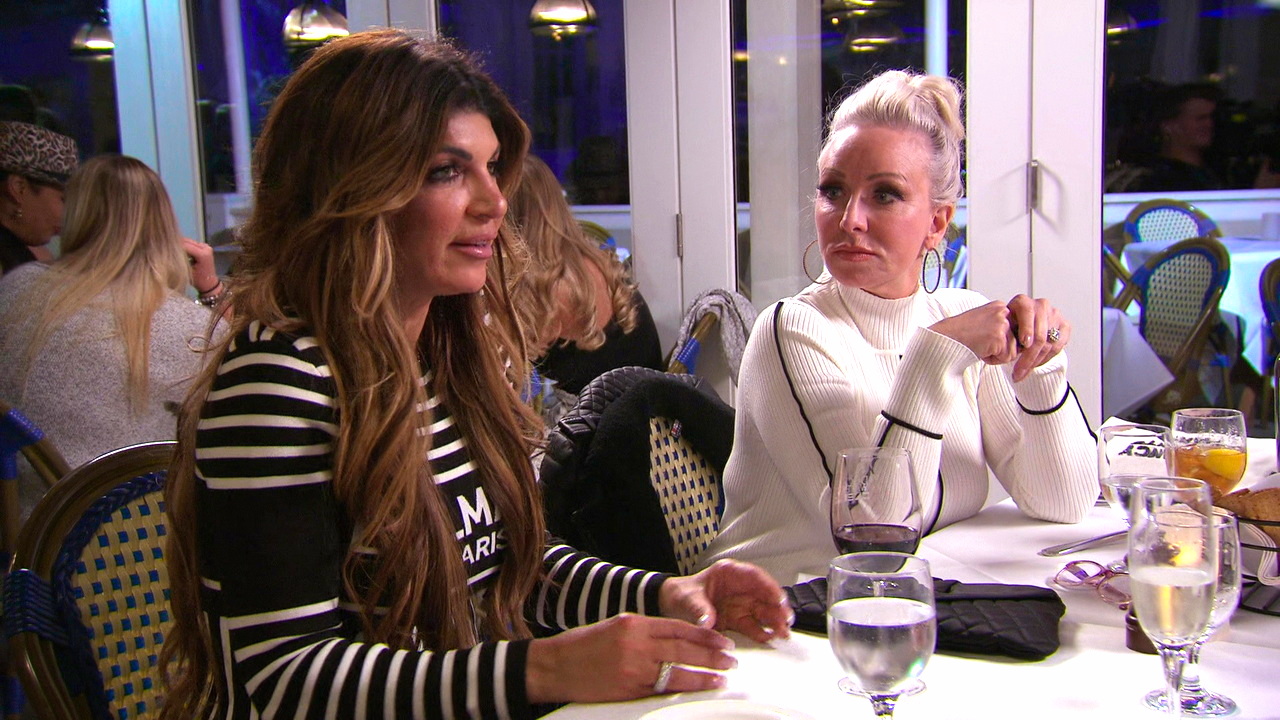 RHONJ The Real Housewives of New Jersey S10E12 saison 10 épisode 12 Gueule de bois aux Hamptons